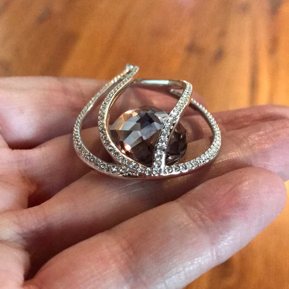 SWAROVSKI Megan Blush Crystal Pendant Necklace EUC - Picture 3 of 7